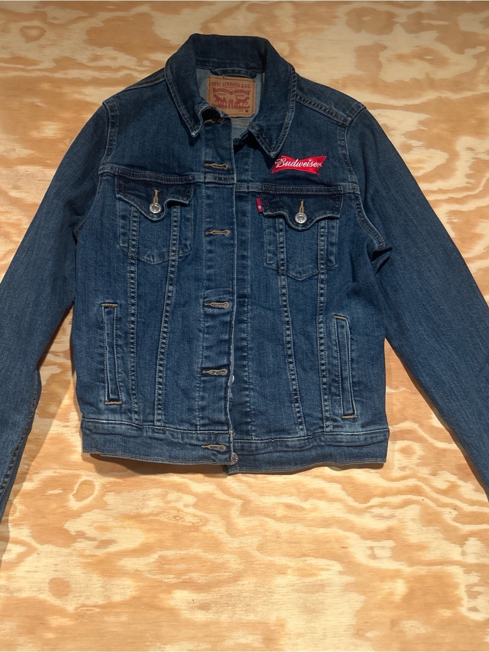 Levi's Budweiser Corporate Event TruckerJean Jacket Size M 0132